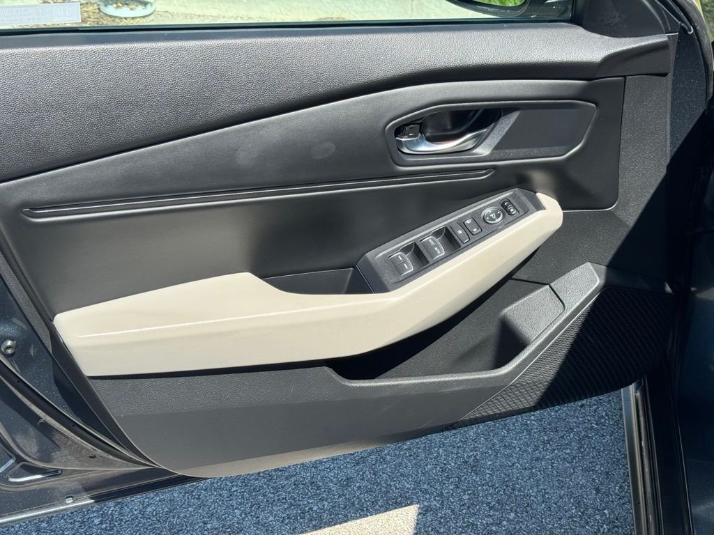 Used 2023 Meteorite Gray Metallic Honda EX image 18