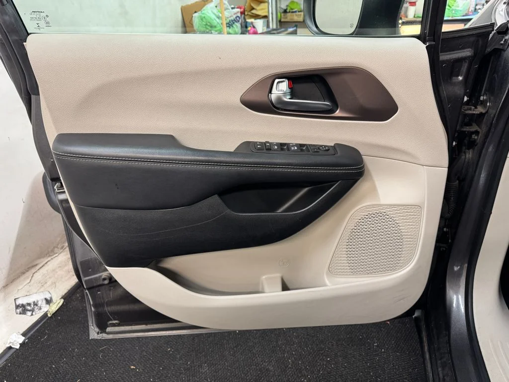 Used 2023 Gray Chrysler LX image 13