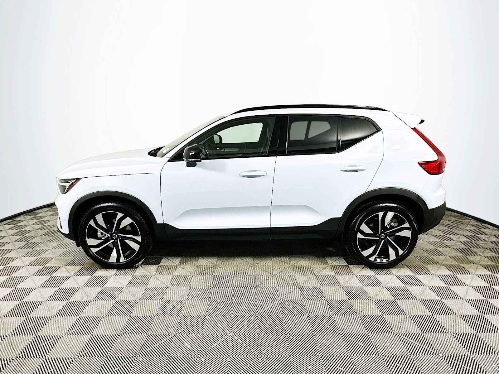 New 2026 Cloud Blue Volvo Ultra image 4