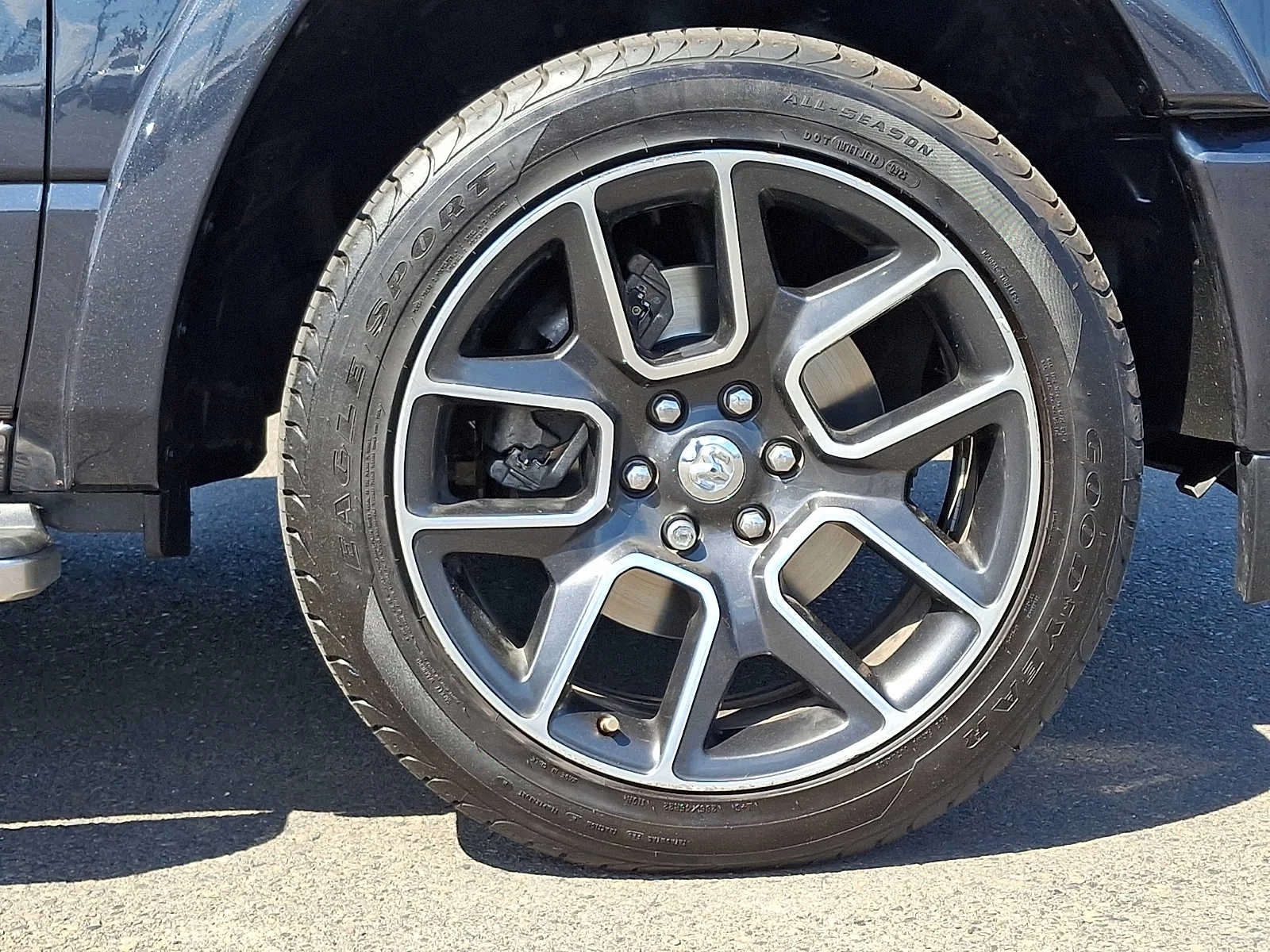 Used 2019 Maximum Steel Metallic Clearcoat Ram Laramie image 8