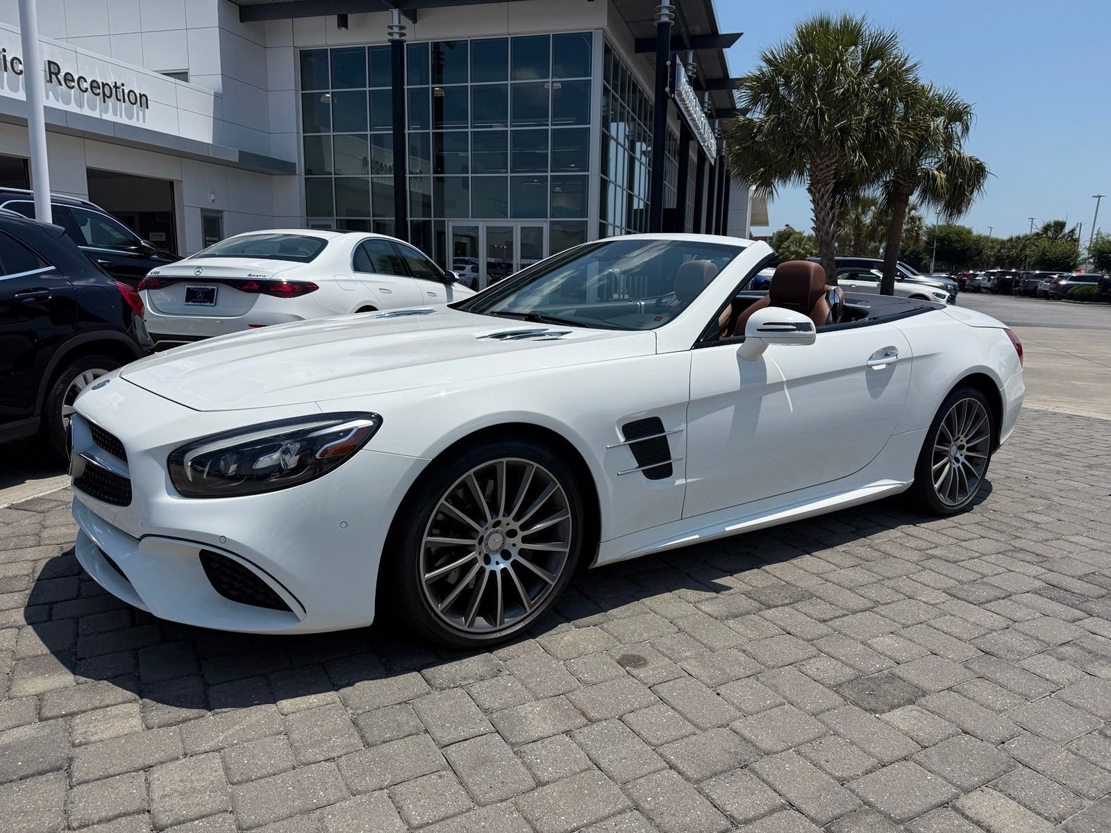 Used 2017 Polar White Mercedes-Benz SL 550 image 1
