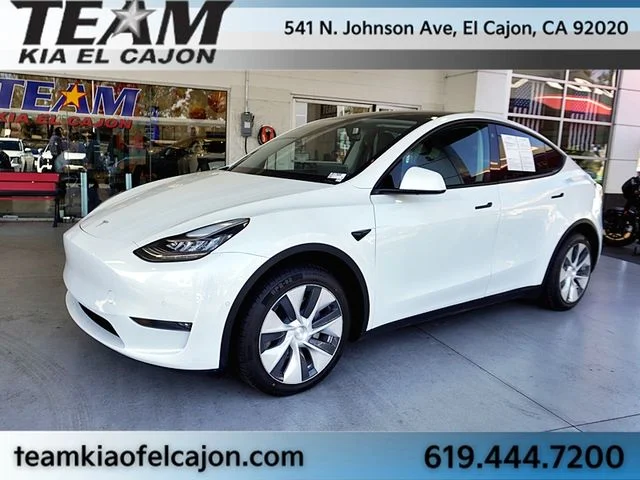 Used 2022  Tesla Long Range image 5