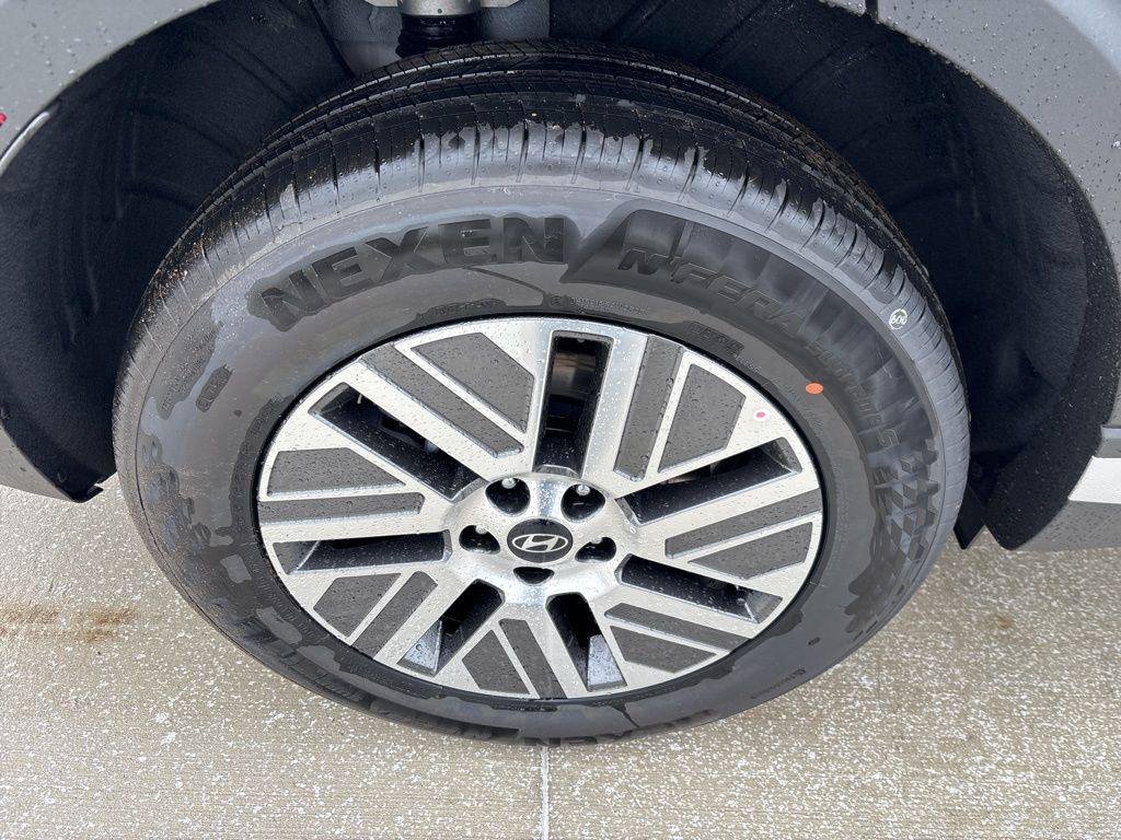 New 2026 White Pearl Hyundai SEL 8P image 11