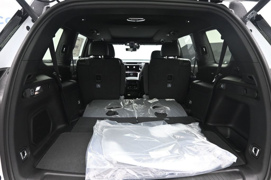 New 2026 Bright White Clear-Coat Exterior Paint Jeep Limited image 11