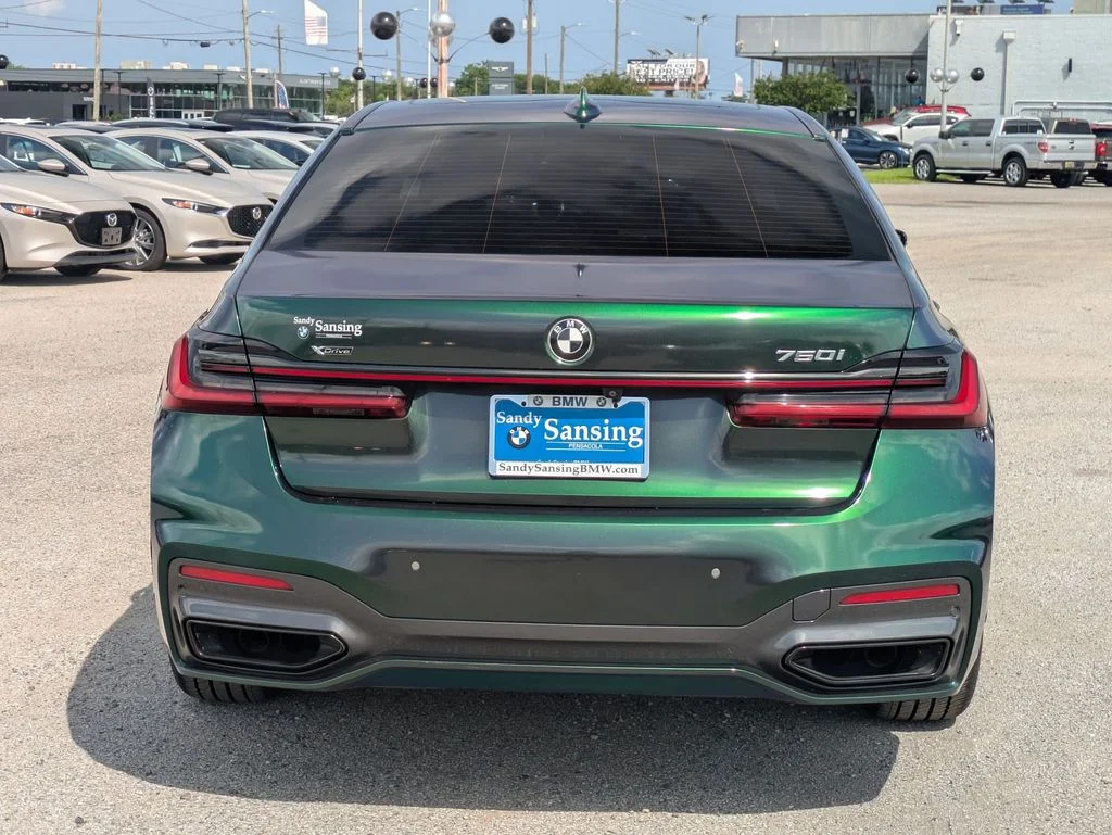 Used 2020 Gray BMW 750i xDrive image 4