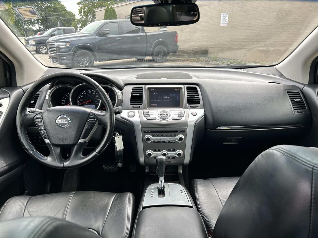 Used 2014 Gray Nissan SL image 21
