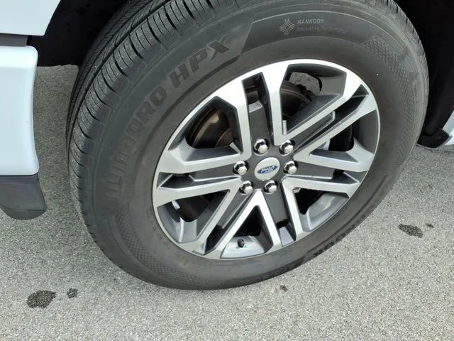 Used 2022 White Ford XL image 15