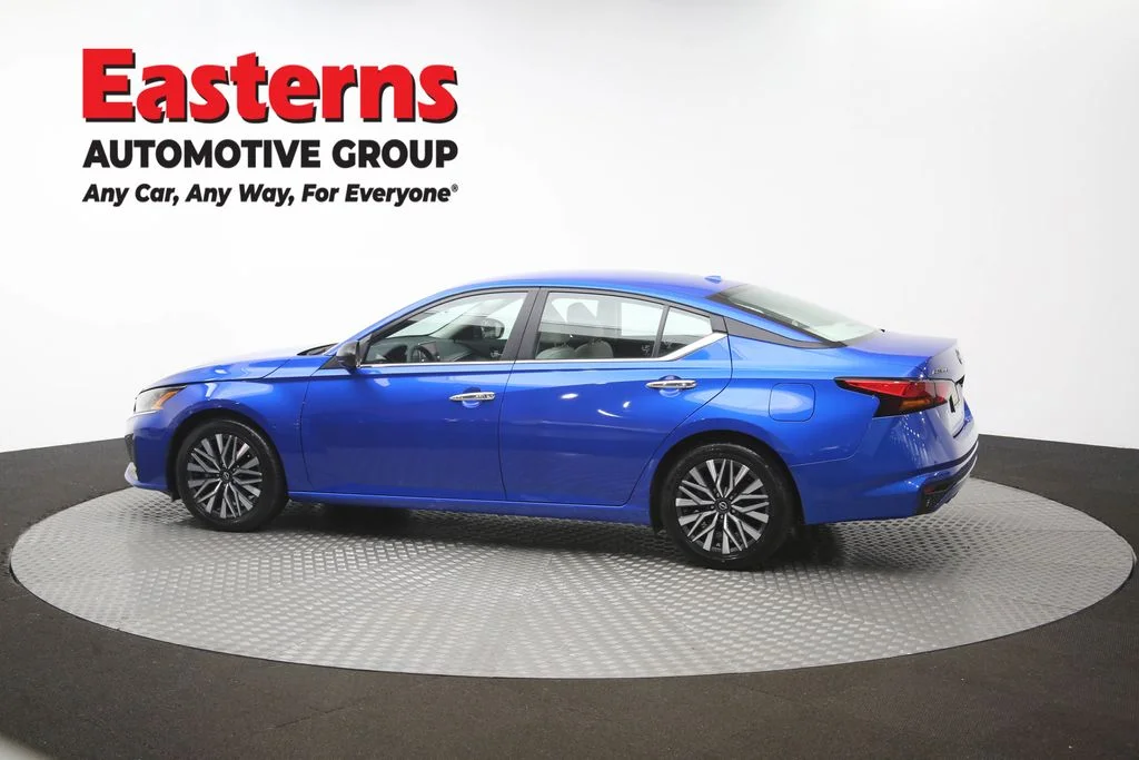 Used 2025 Blue Nissan 2.5 SV image 60