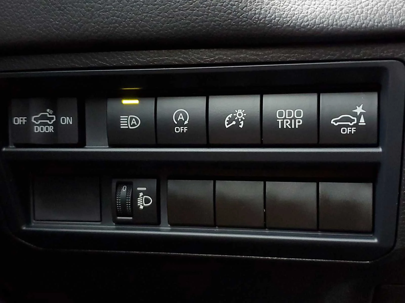 Used 2025 Lunar Rock Toyota Limited image 31