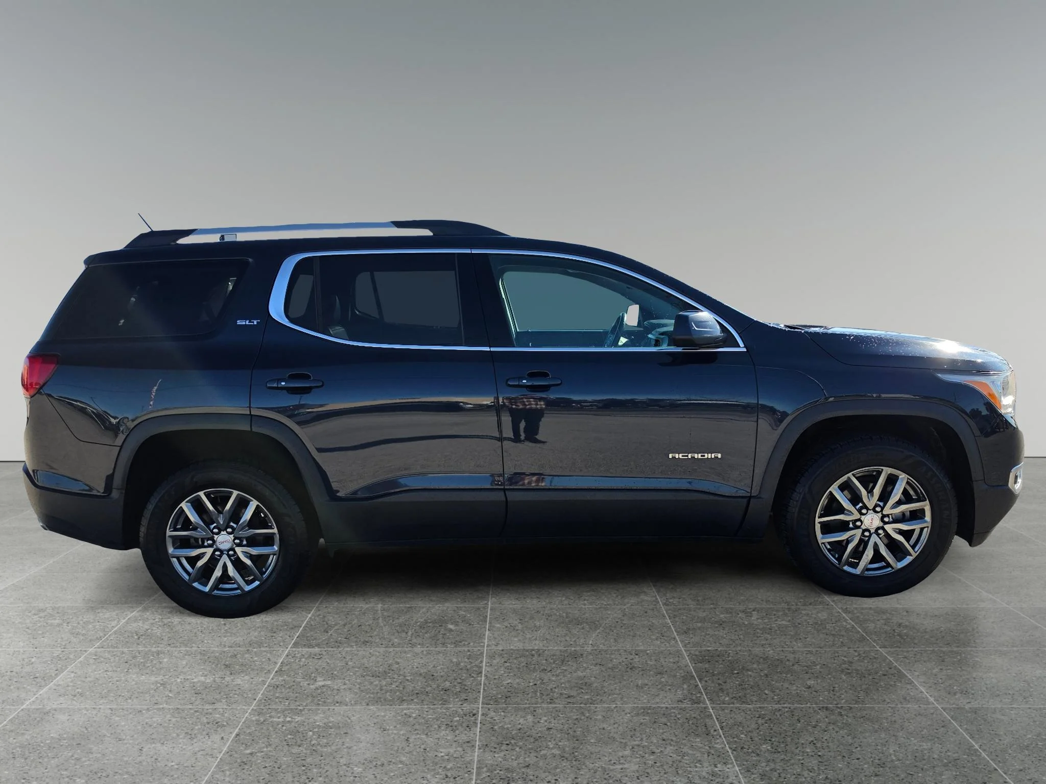 Used 2017 Dark Sapphire Blue Metallic GMC SLT image 7