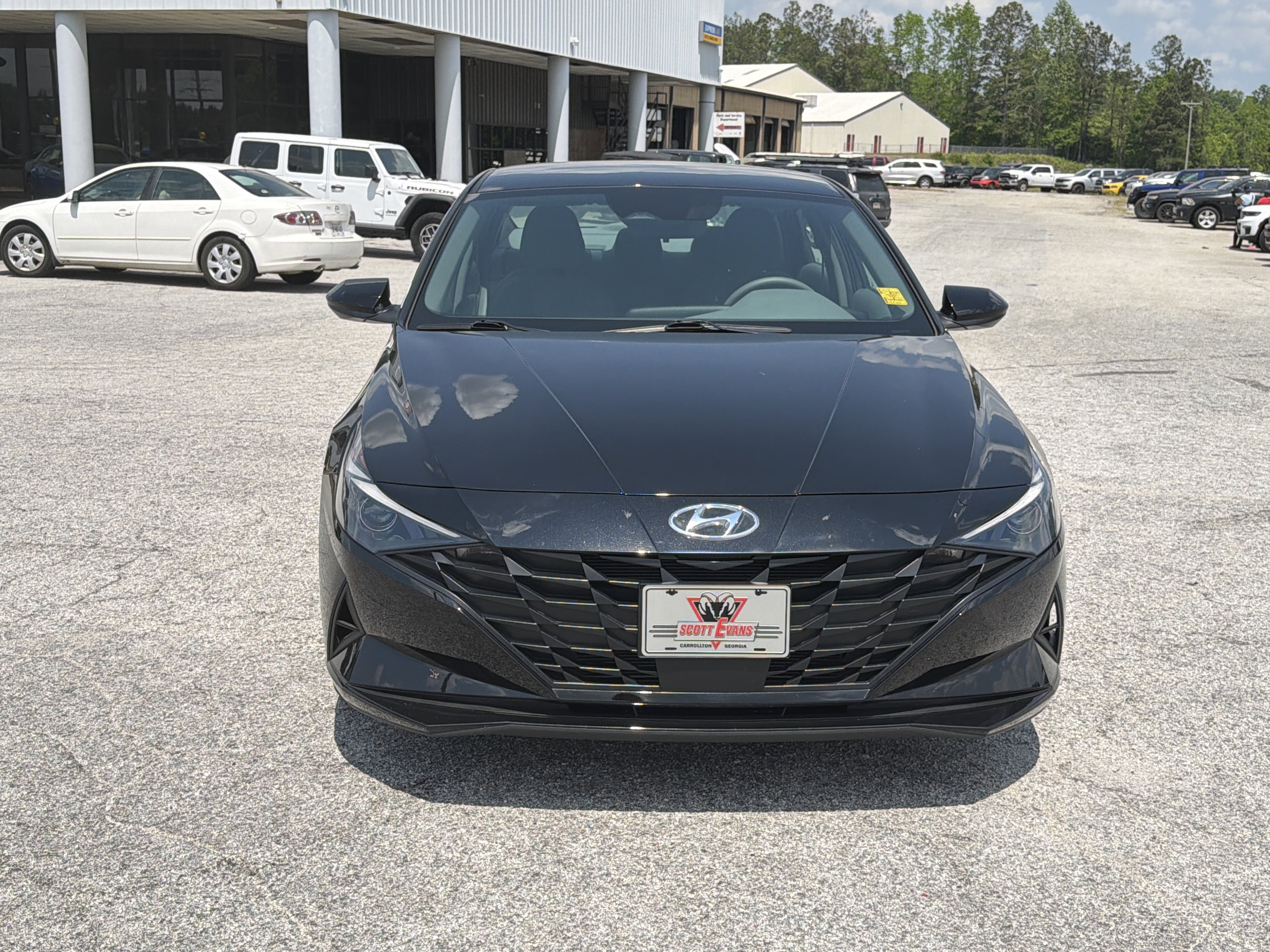 Used 2022 Phantom Black Hyundai SEL image 3