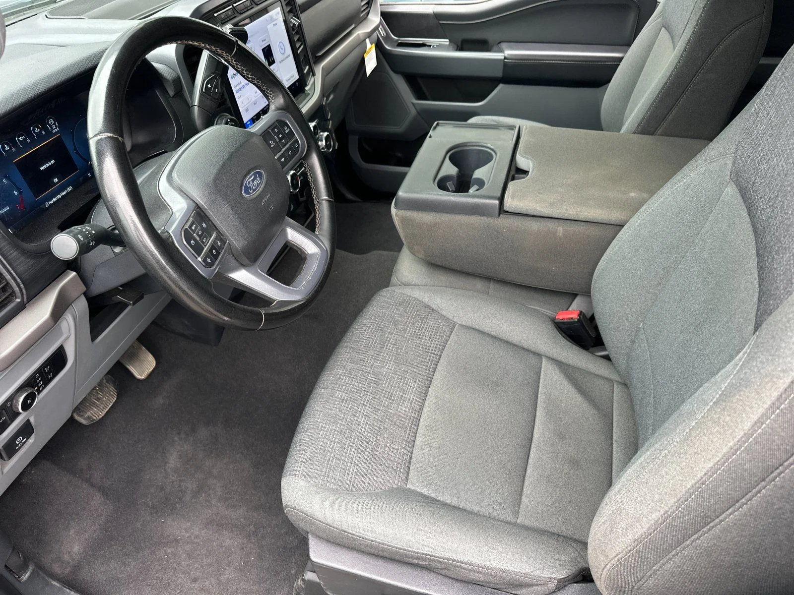 Used 2024 Atlas Blue Metallic Ford XLT image 8
