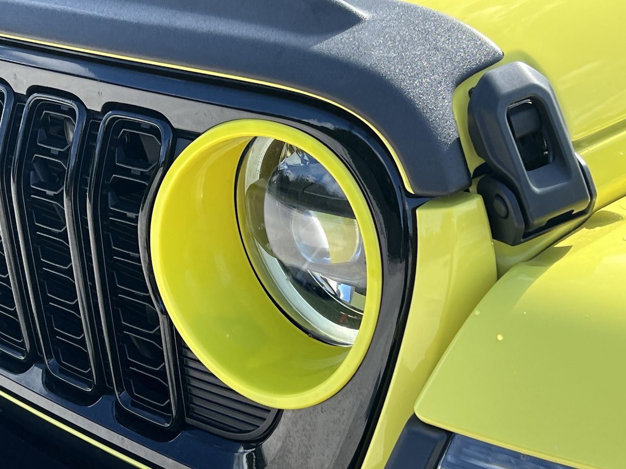 Used 2024 High Velocity Clearcoat Jeep Willys image 6