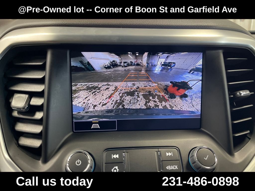 Used 2023 Silver GMC SLT image 26
