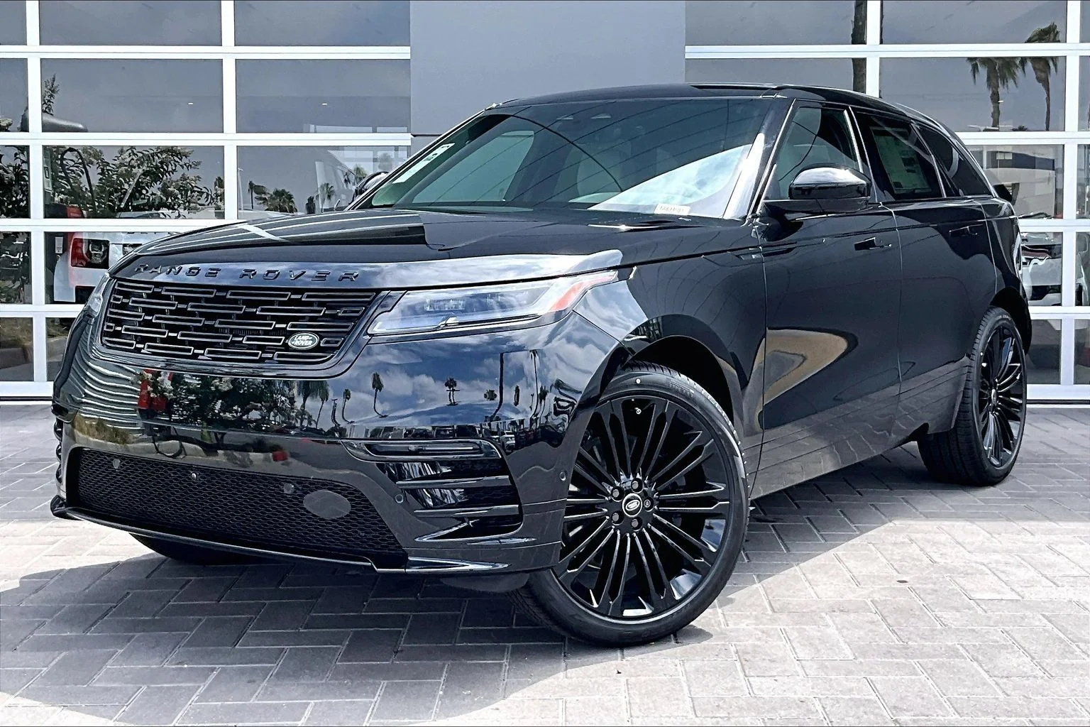 New 2026 Santorini Black Land Rover Dynamic SE image 1