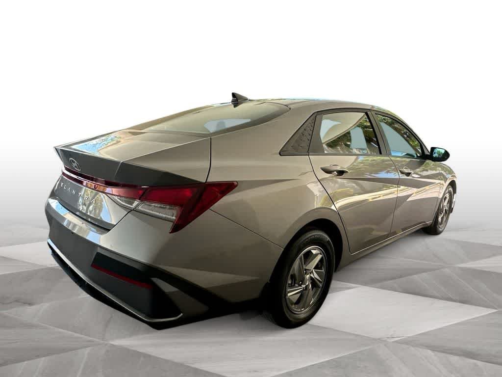 Used 2024 Fluid Metal Hyundai SE image 8