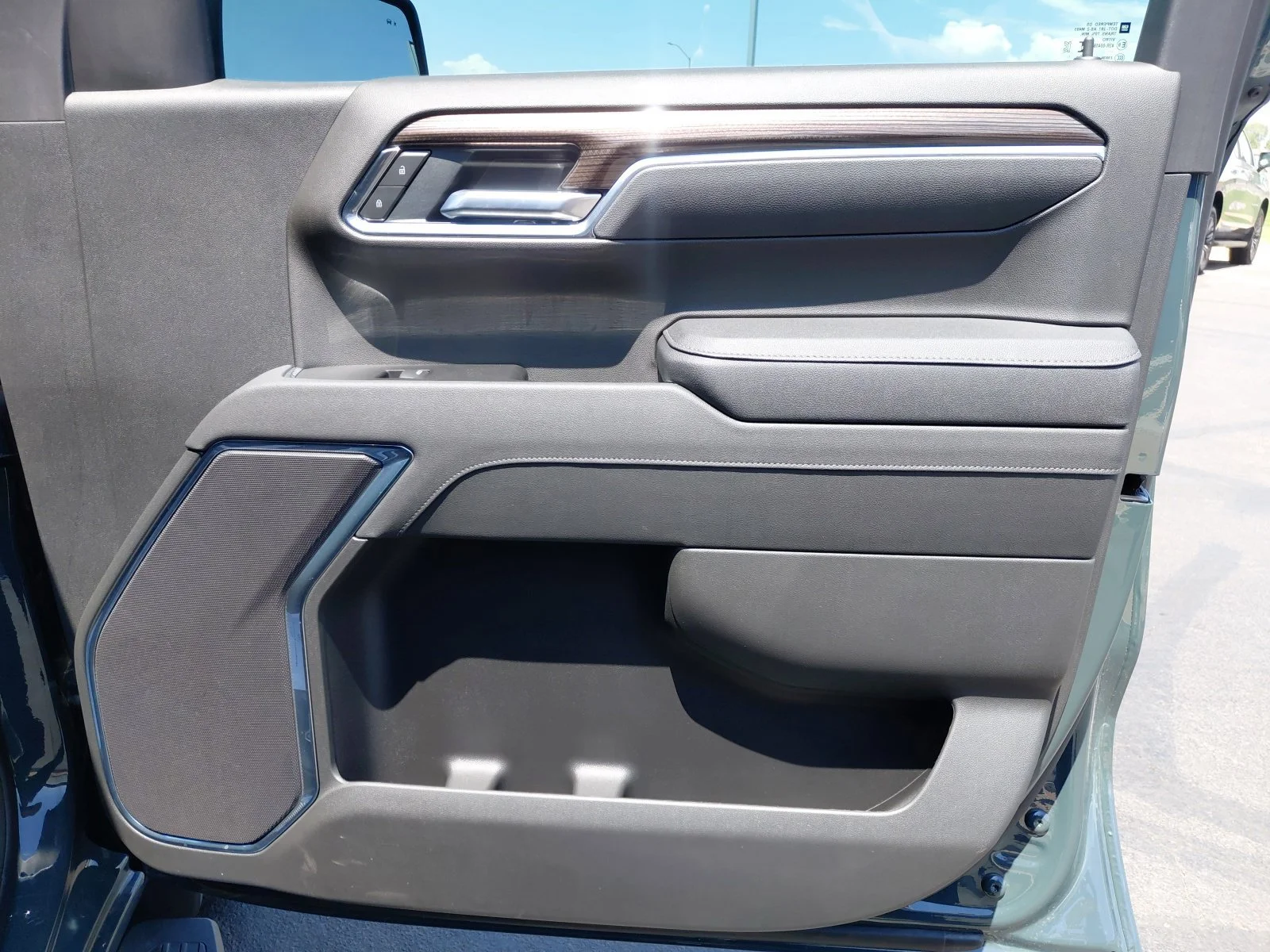New 2026 CYPRESS GRAY Chevrolet LT image 31