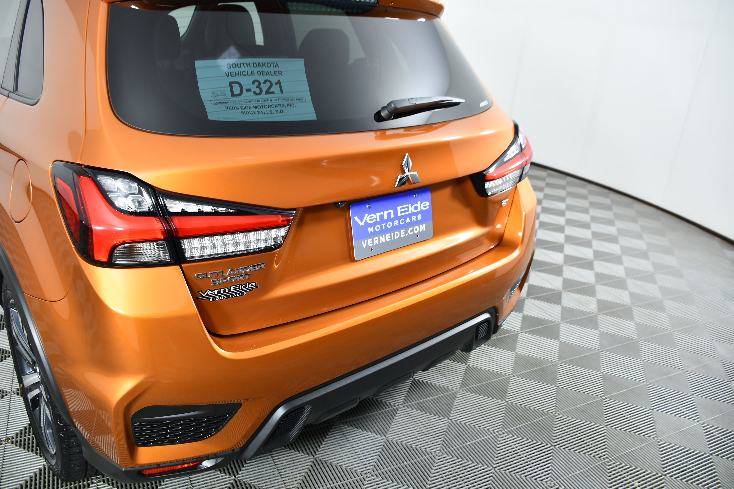 Certified Used 2022 Orange Sunrise Metallic Mitsubishi GT image 15