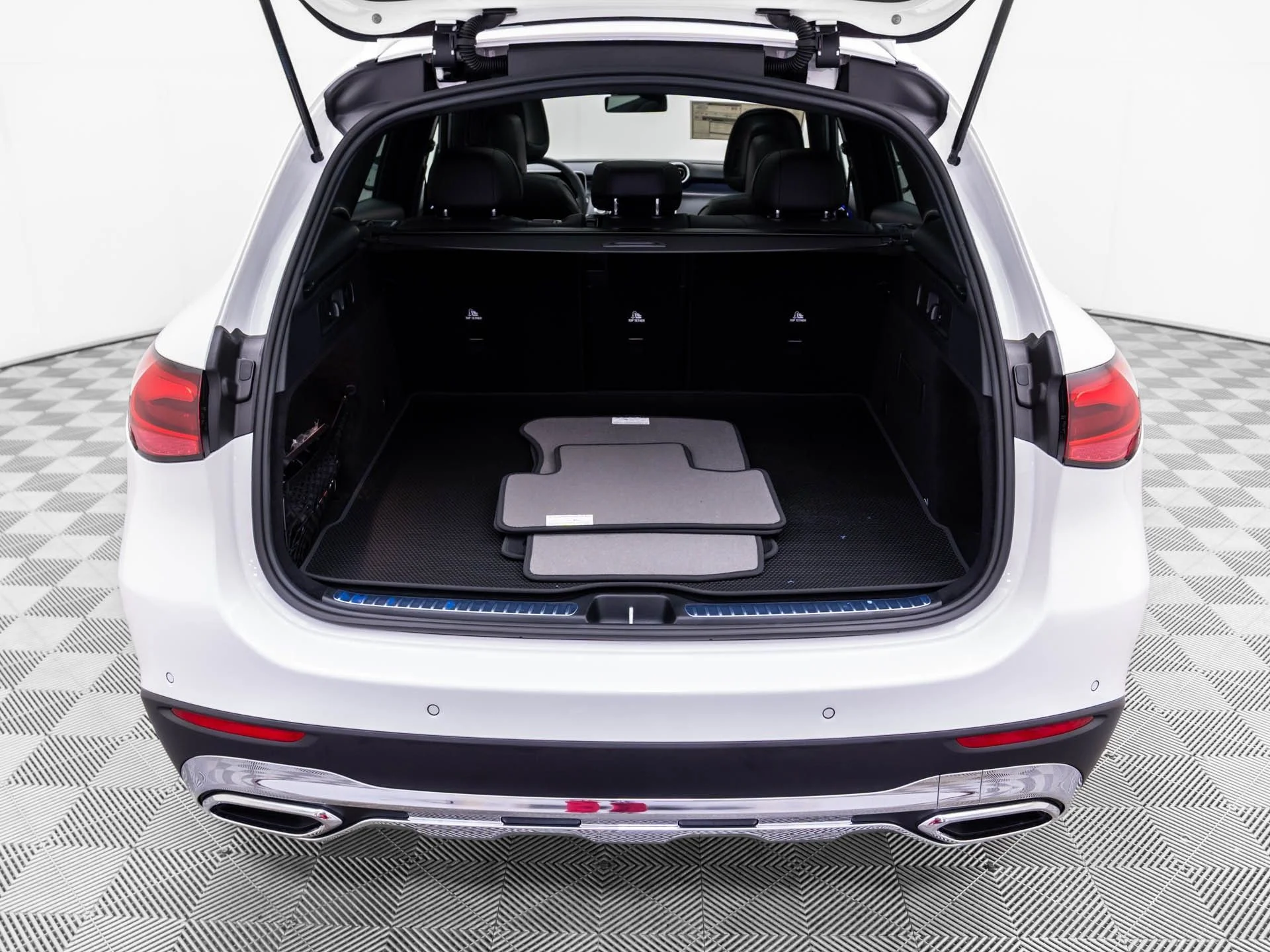 New 2026 White Mercedes-Benz GLC 300 image 30