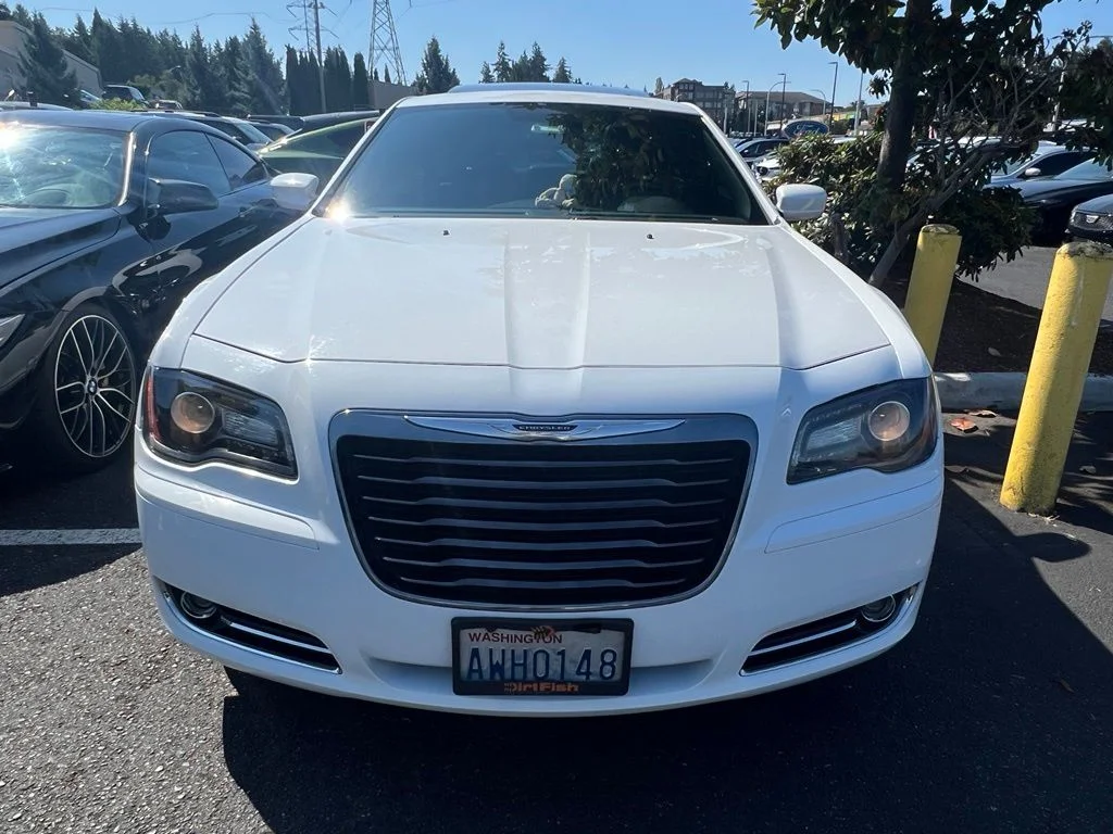 Used 2014 Bright White Clearcoat Chrysler S image 3