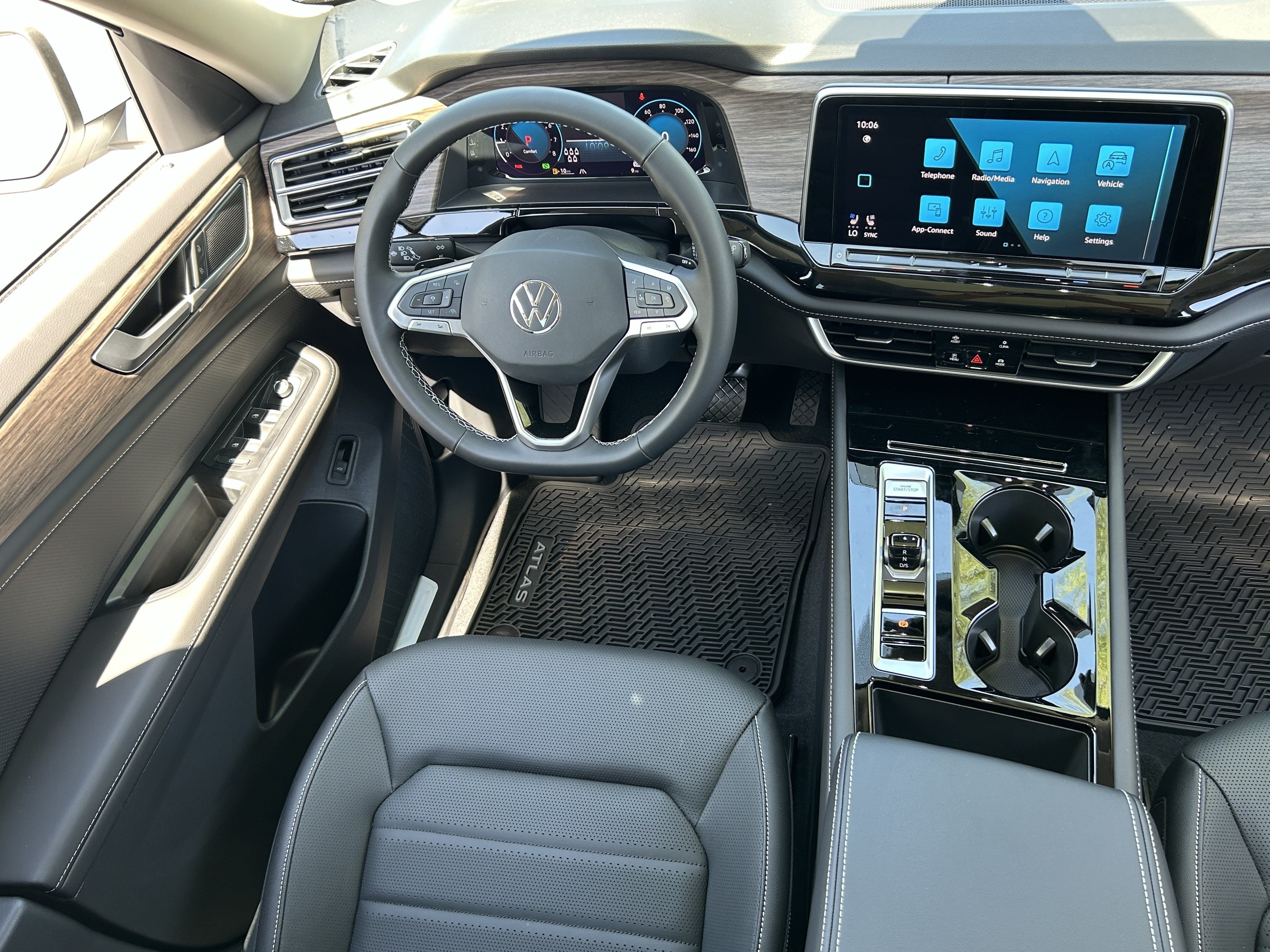 New 2026 Opal White Pearl Volkswagen 2.0T SEL image 10