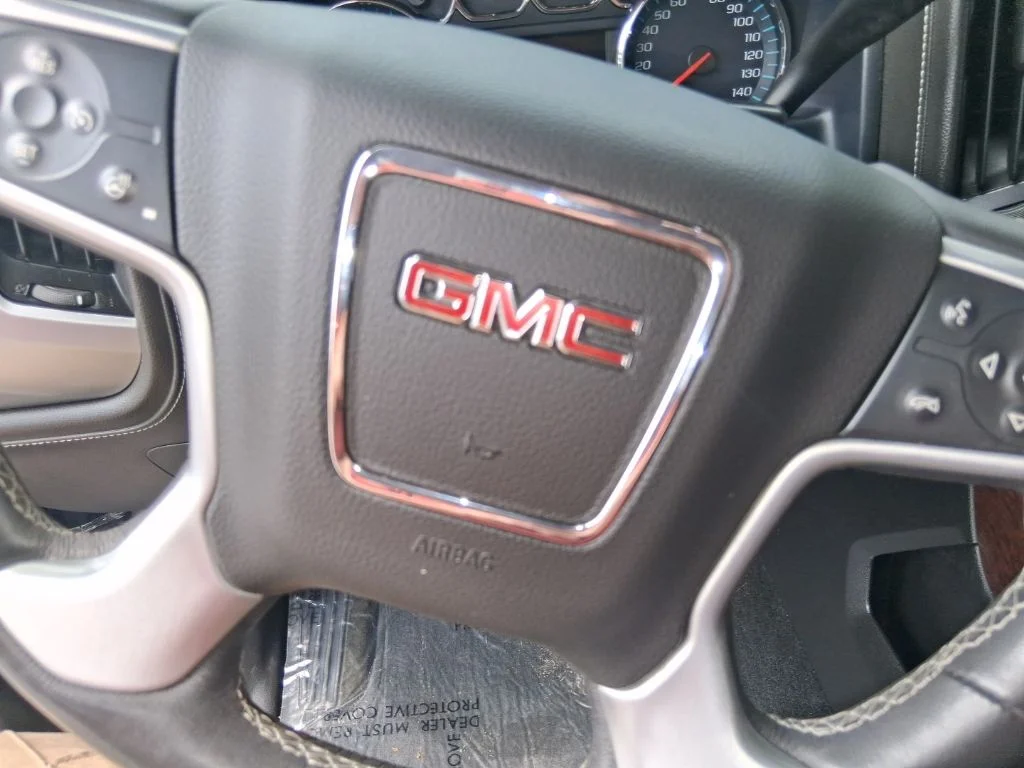 Used 2018 Black GMC SLT image 9