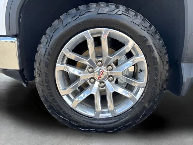 Used 2020 White GMC SLT image 45