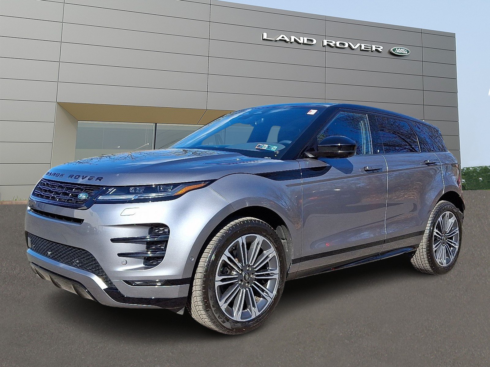 Certified Used 2026 Eiger Grey Metallic - 1DF Land Rover Dynamic SE image 1