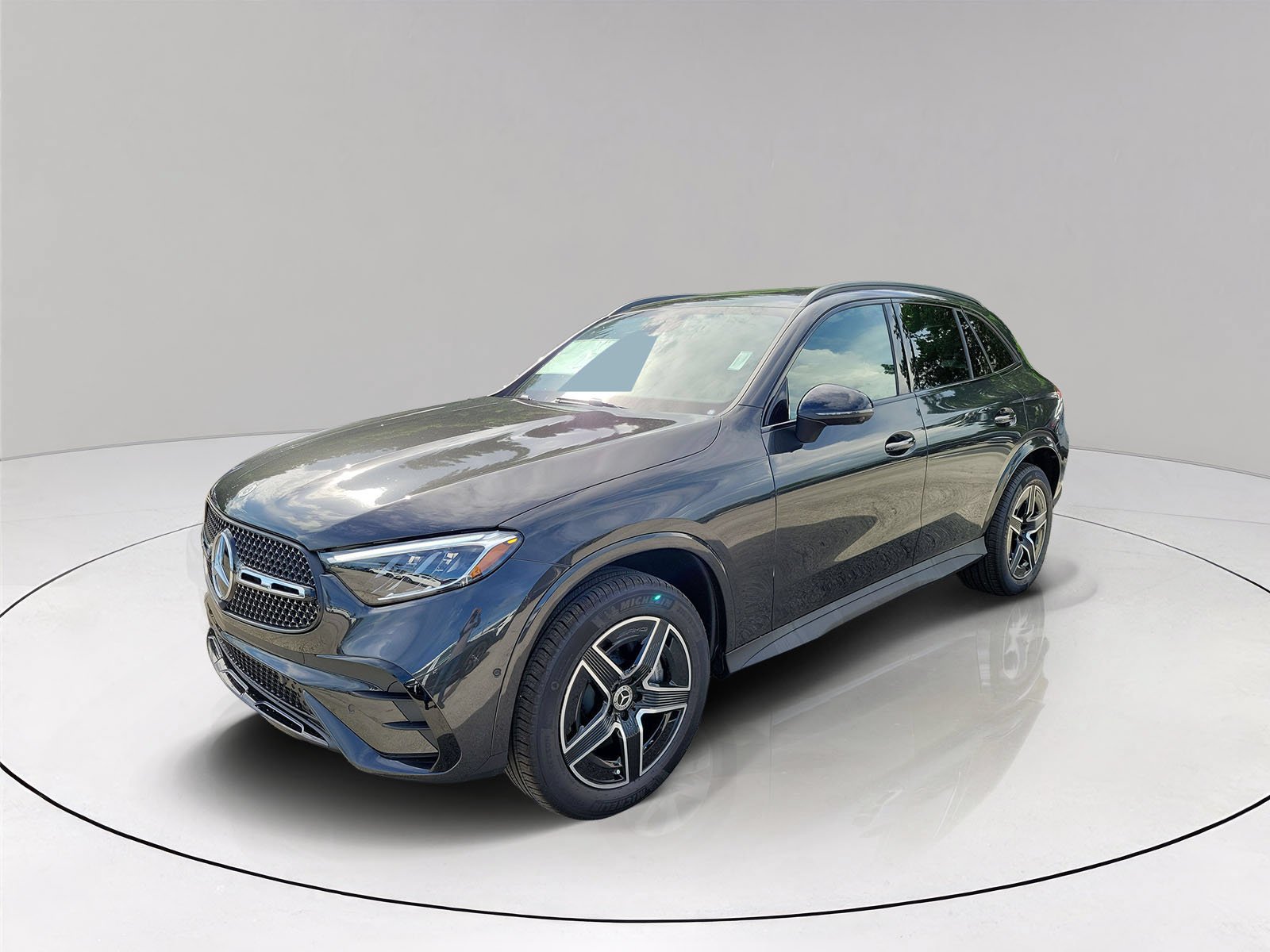 New 2027 Graphite Grey Metallic Mercedes-Benz GLC 300 image 3