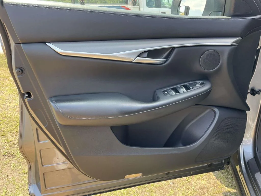 Used 2022 Gray INFINITI PURE image 17