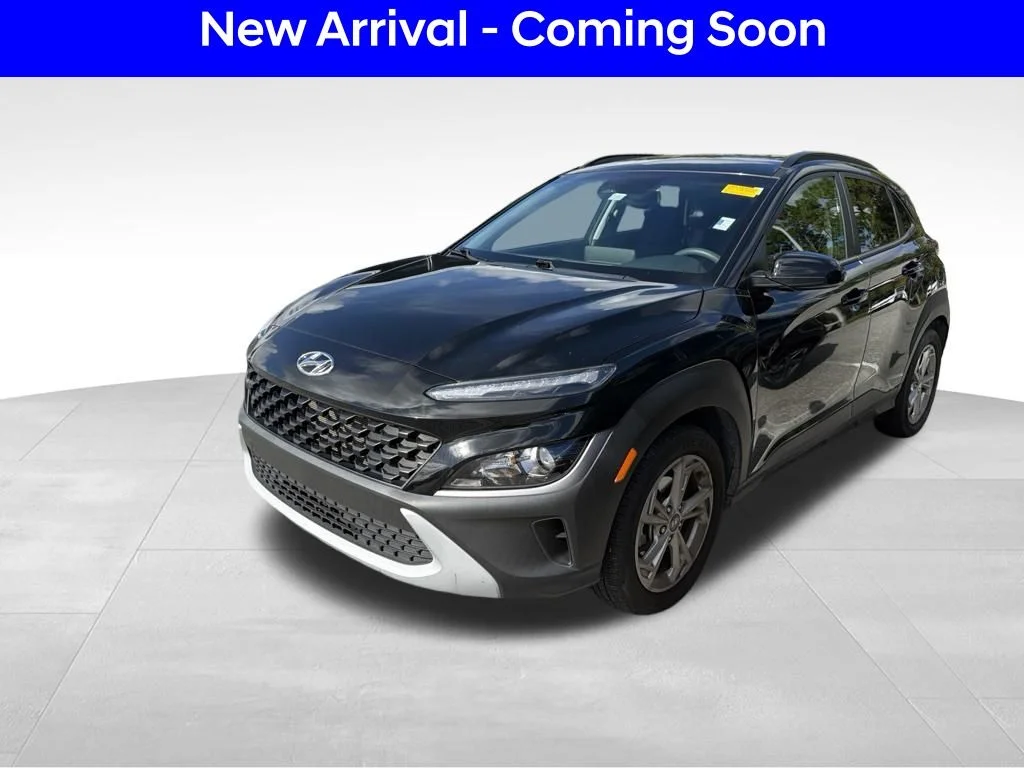 Used 2023 Black Hyundai SEL image 2