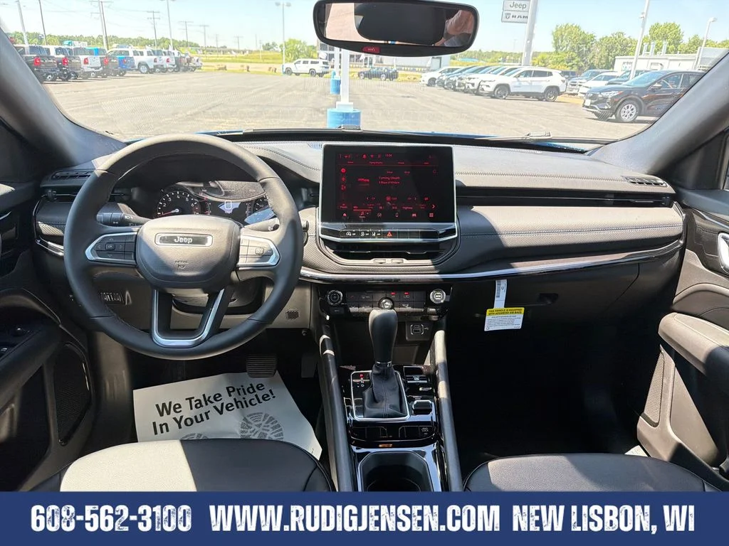 New 2026 Hydro Blue Pearlcoat Jeep Latitude image 12
