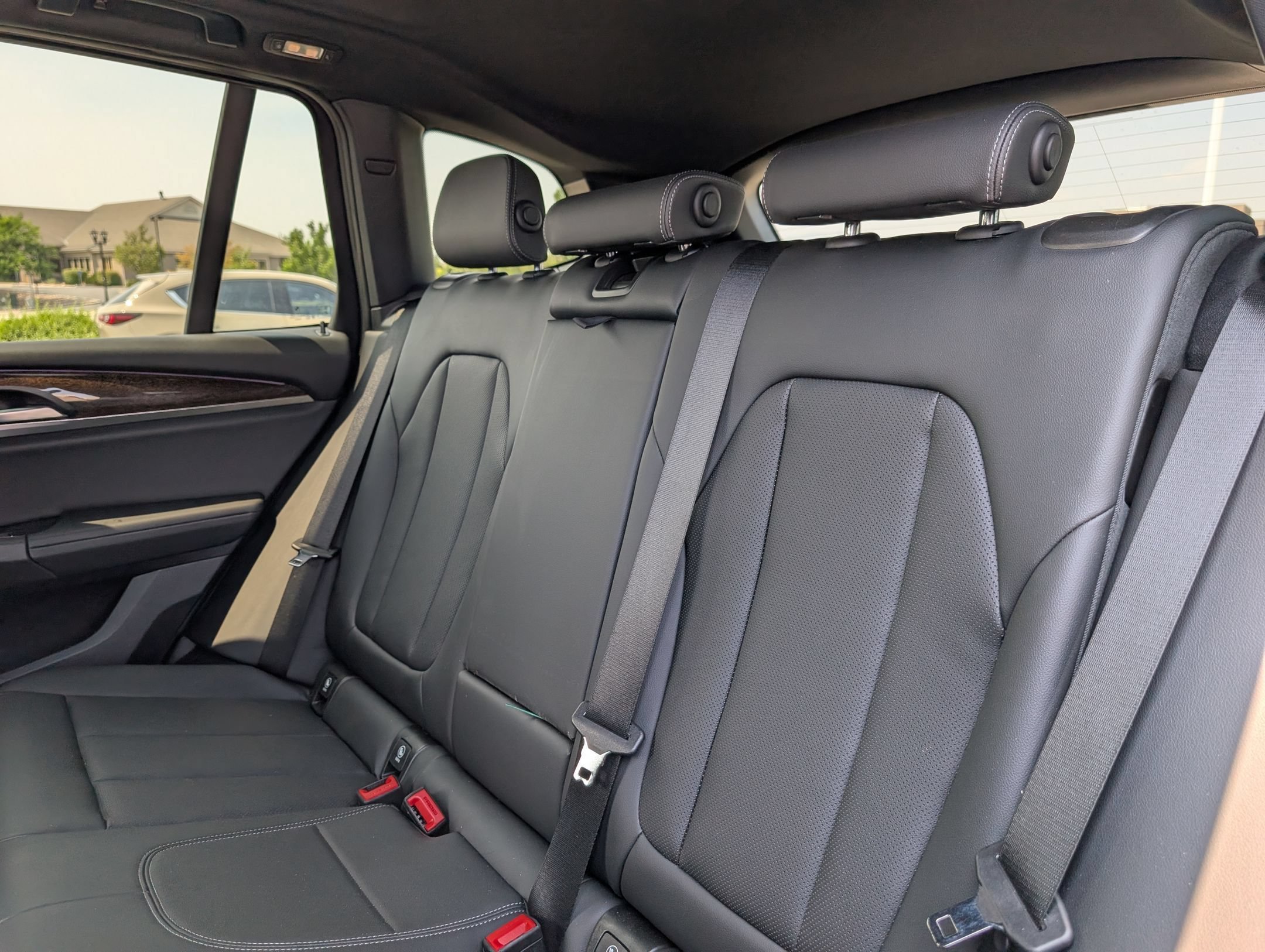 Used 2023 Phytonic Blue Metallic BMW xDrive30i image 27