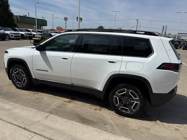 New 2026 White Jeep Laredo image 31