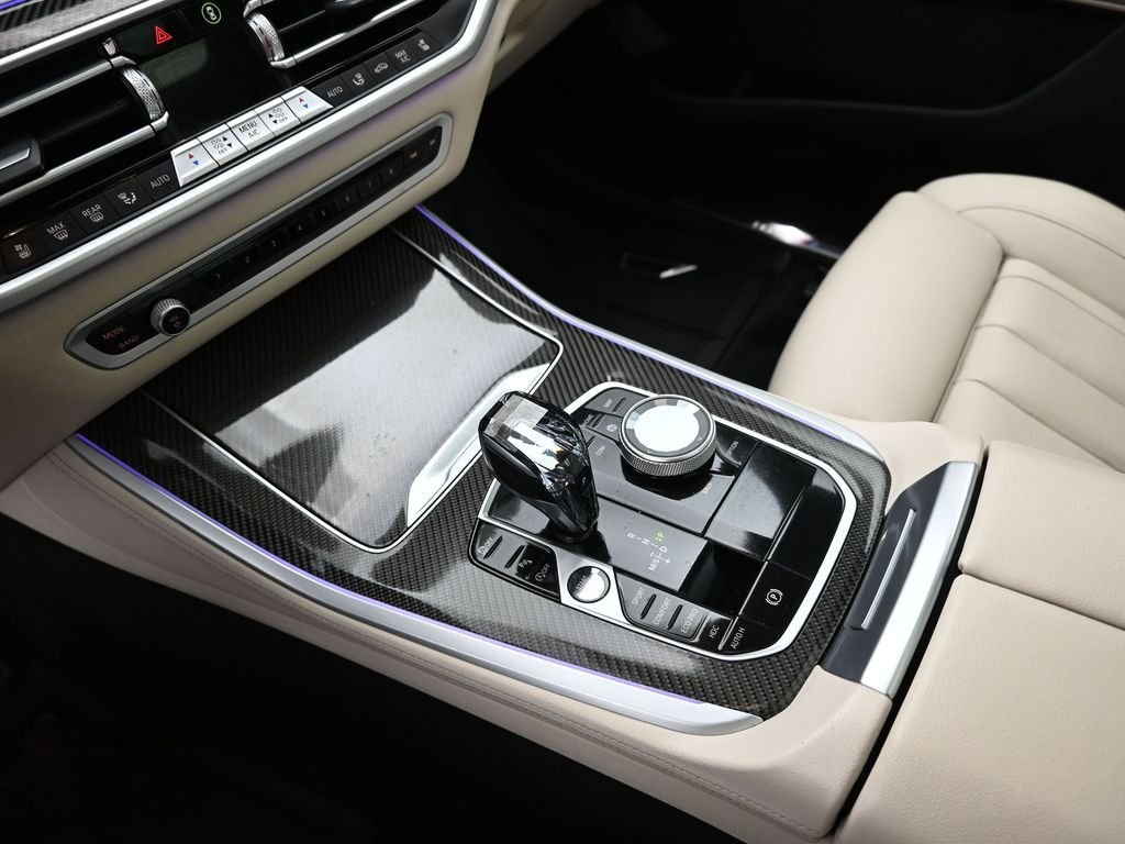 Used 2022 Black BMW M50i image 24
