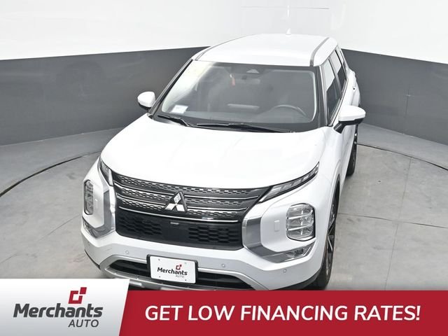 Used 2024 White Mitsubishi SE image 24