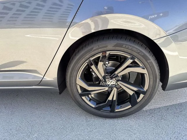 New 2026 Gray Volkswagen 1.5T SE image 6