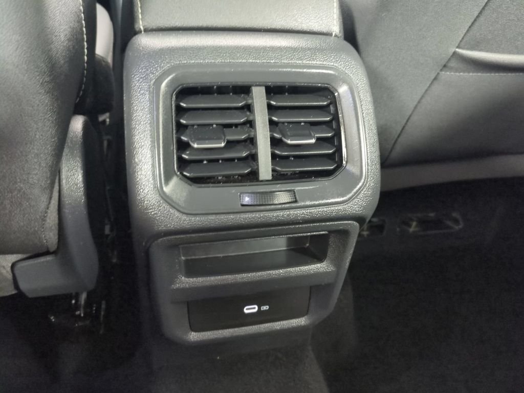 2024 Volkswagen Taos SE - Photo 20