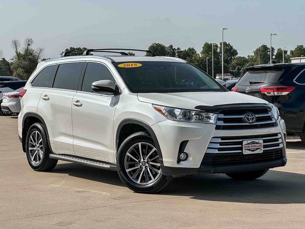 Used 2018 White Toyota XLE image 1