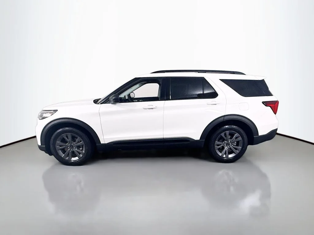 New 2026 Star White Metallic Tri-Coat Ford Active image 4