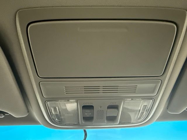 Used 2011 Silver Honda EX image 19