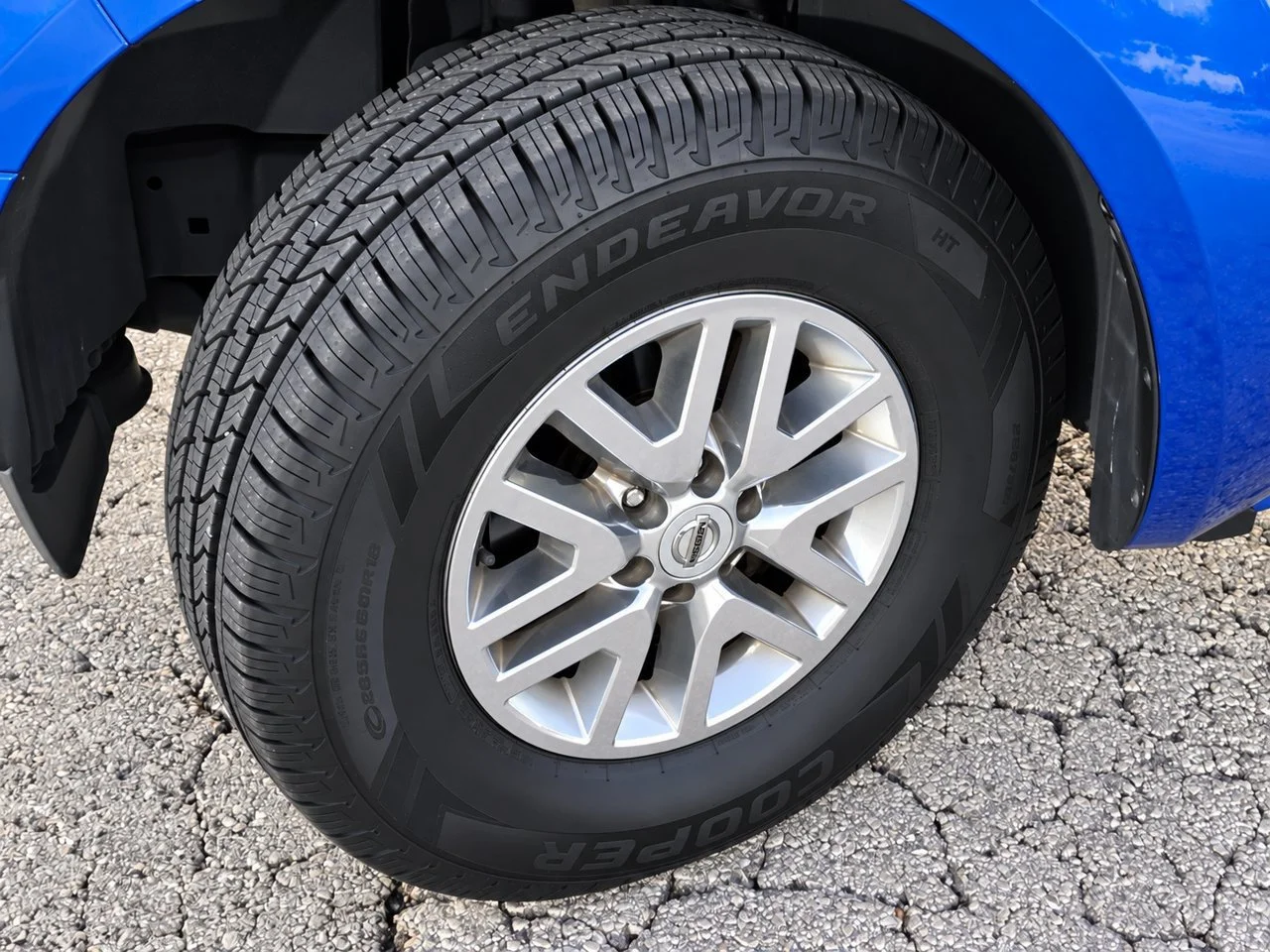 Used 2015 Metallic Blue Nissan S image 13