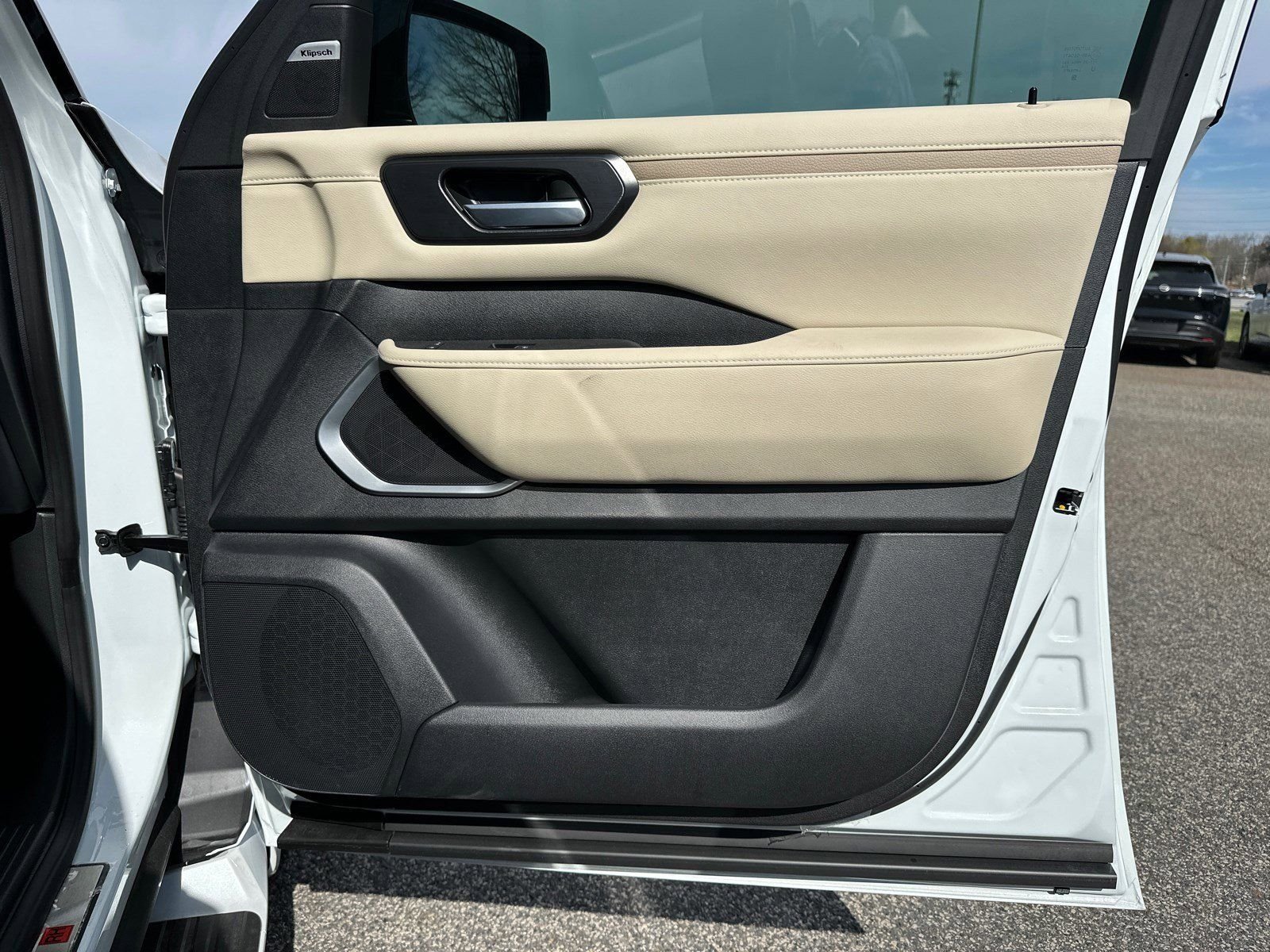 New 2026 White Nissan Platinum Reserve image 14