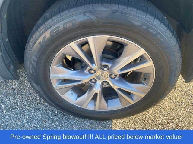 Used 2015 Silver Toyota XLE V6 image 13