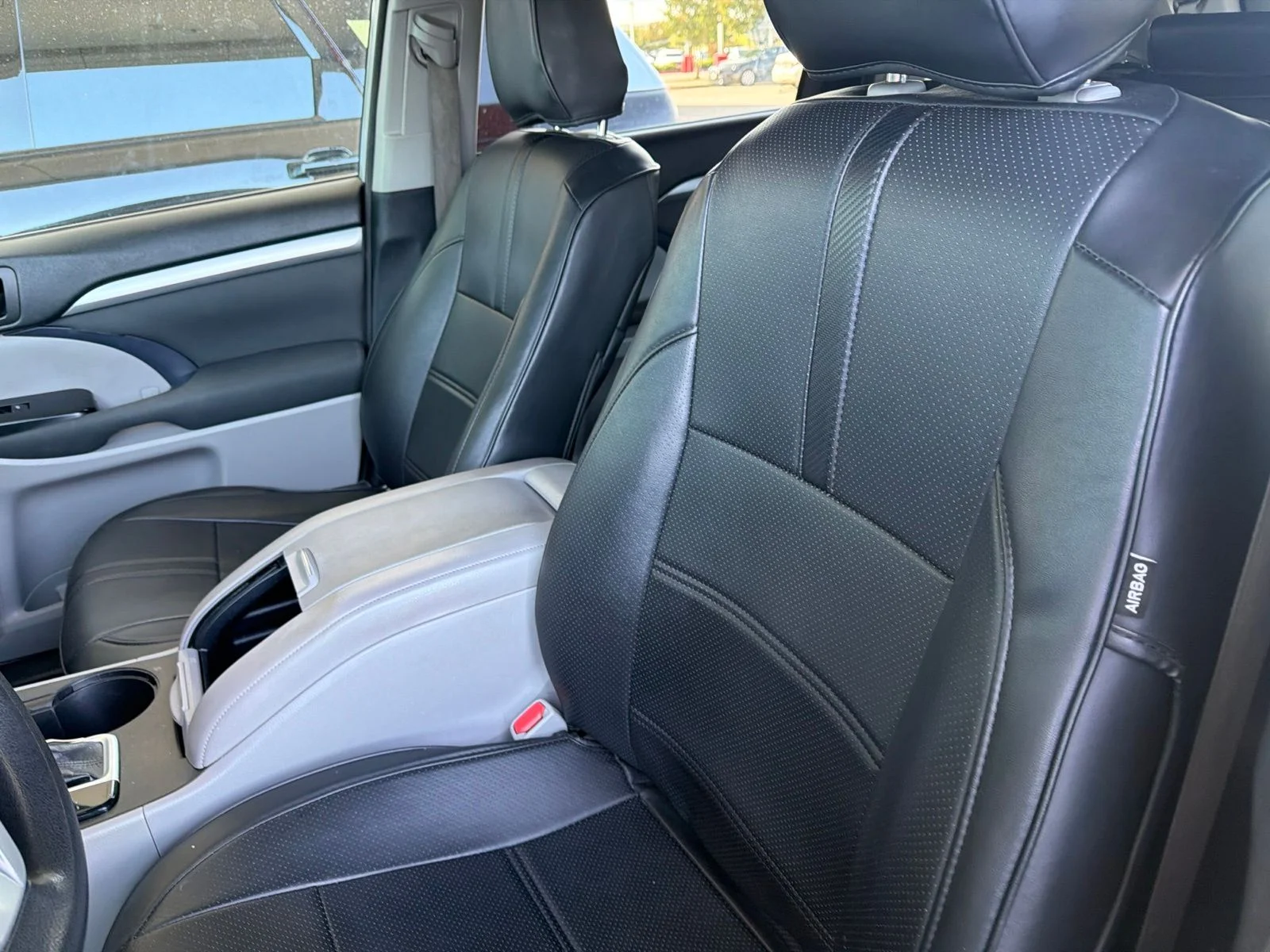 Used 2018 Silver Toyota LE image 8