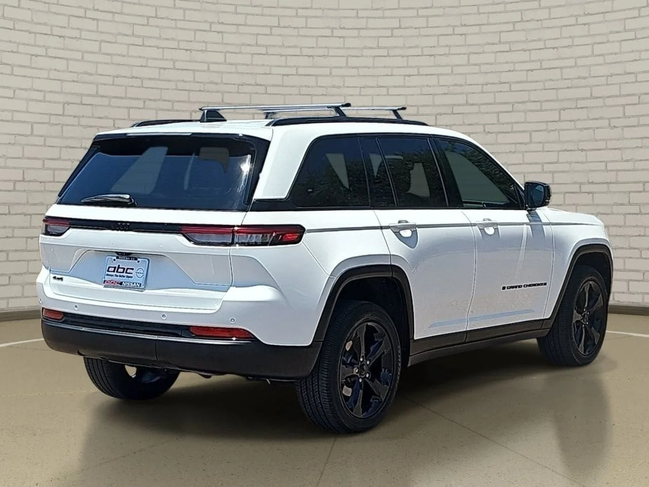 Used 2023 Bright White Clearcoat Jeep Altitude X image 4