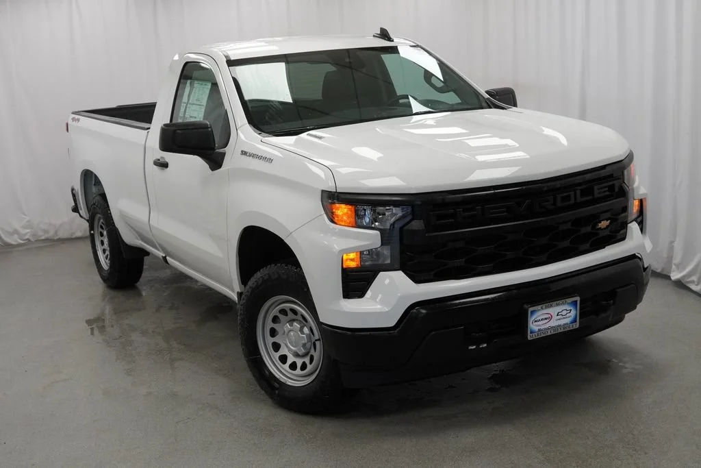 New 2026 Summit White Chevrolet WT image 29
