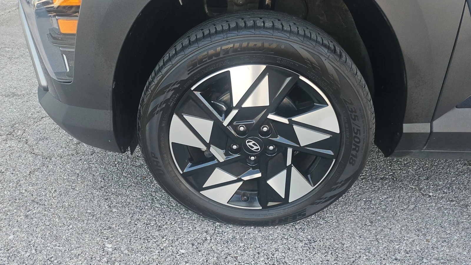 Used 2025 Blue Hyundai SEL AWD image 9