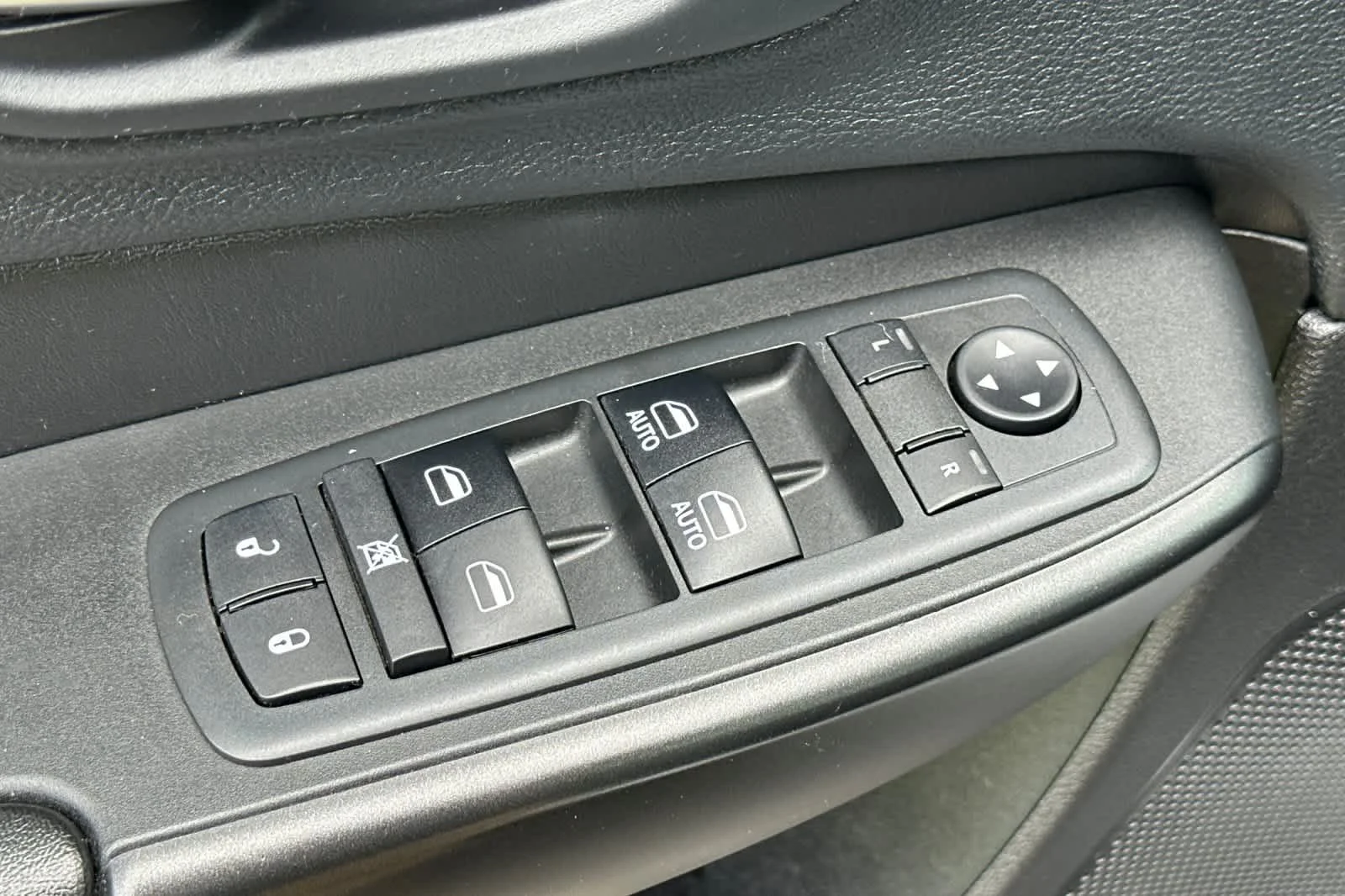 Certified Used 2019 Billet Silver Clearcoat Metallic Jeep Trailhawk Elite image 13