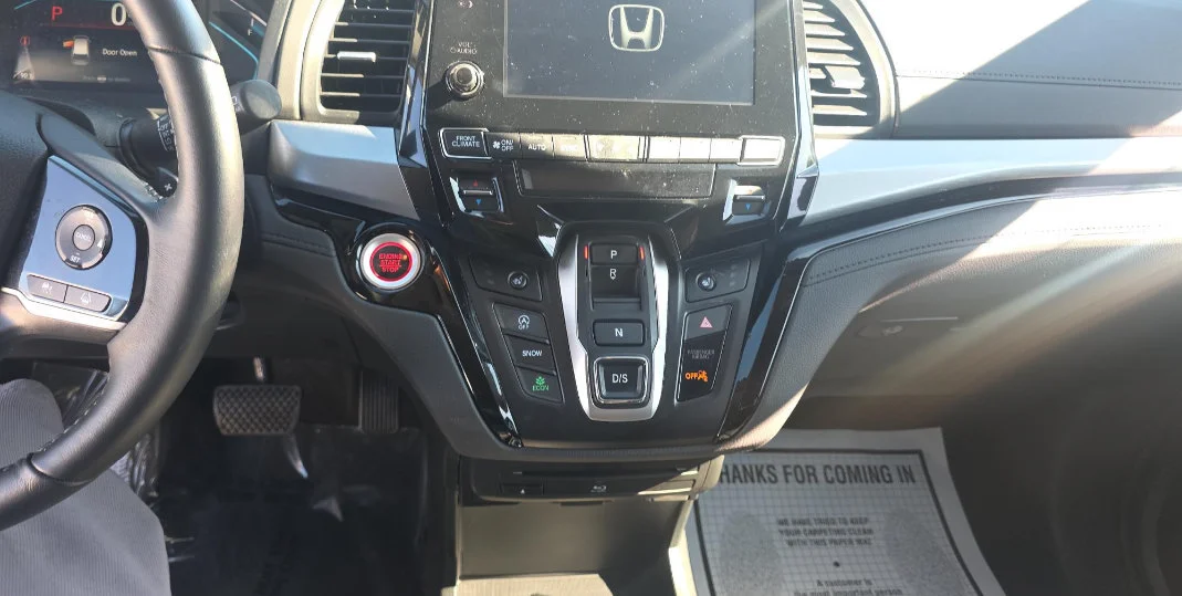 Certified Used 2023 Platinum White Pearl Honda Touring image 15